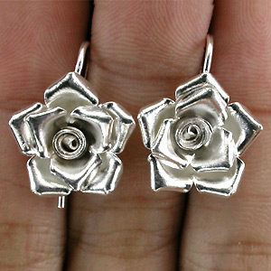 Cимпатичные серьги-цветки