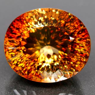 Топаз империал эффектной огранки 25,43 карат