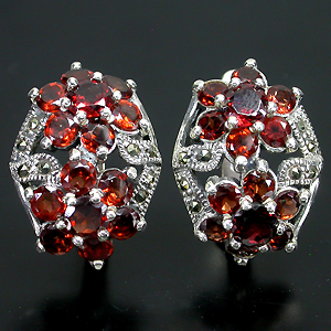 Симпатичные серьги с гранатами