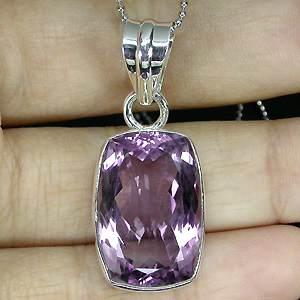 Кулон с аметистом 21 х 14 мм