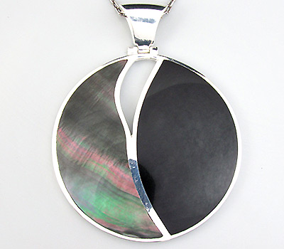 Кулон из коллекции «Ocean Dreams» с ониксом и цветным перламутром