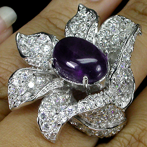 Крупное кольцо-цветок с кабошоном сливового аметиста