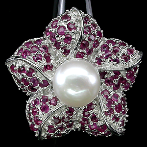 Кольцо-цветок с жемчужиной и сапфирами