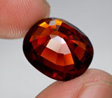 Великолепный крупный гранат 10,67 карат 