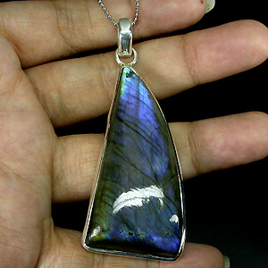 Крупный стильный кулон с лабрадоритом