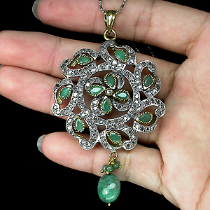 Кулон с изумрудами и кубиком циркония