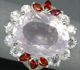 Кольцо с нежно-розовым кварцем и цветными сапфирами Серебро 925