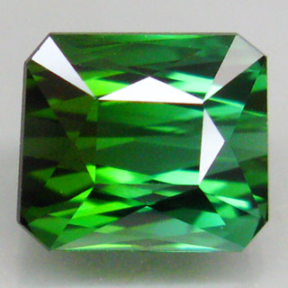 Чистейший зеленый турмалин 2,52 карат