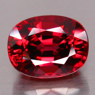 Великолепный красный циркон 8,18 карат