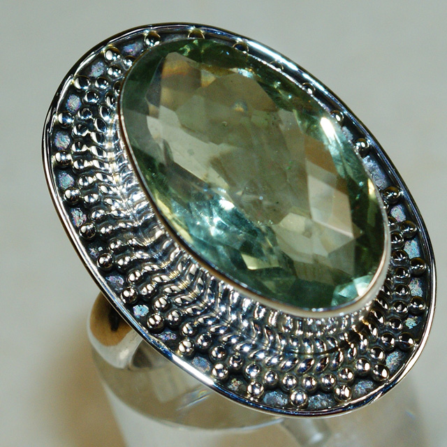 Кольцо с зеленым аметистом