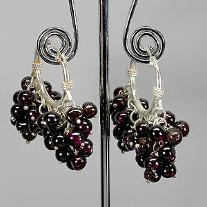 Серьги с гроздьями гранатов