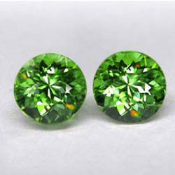 Пара русских демантоидов 1,37 карат