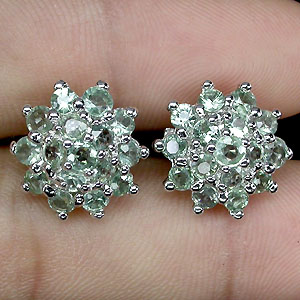 Серьги с платиново-зелеными сапфирами