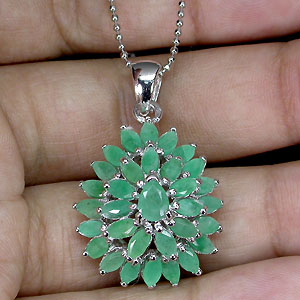 Кулон с изумрудами