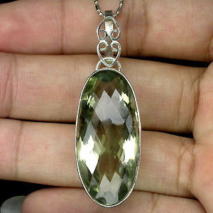 Кулон с зеленым аметистом