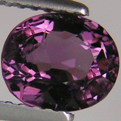 Пурпурная шпинель 1,55 карат