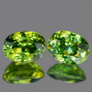 Пара демантоидов гранатов 1,39 карат
