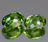 Пара демантоидов гранатов 1,39 карат 