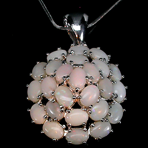 Кулон с белыми solid опалами