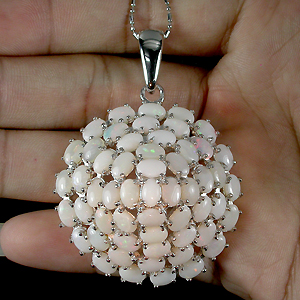 Кулон с белыми solid опалами
