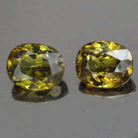 Пара демантоидов 2,18 карат