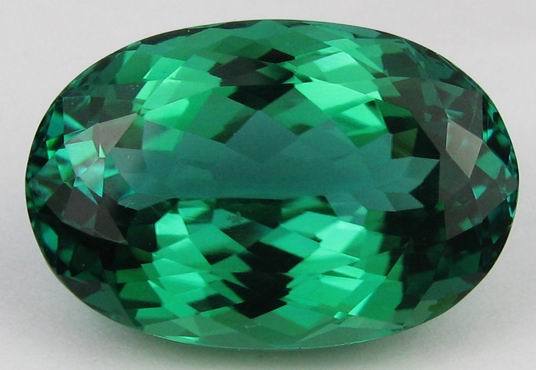 Зеленый кунцит 24,5 карат