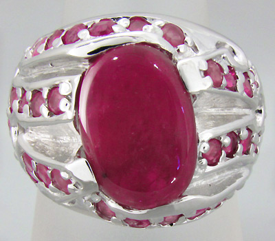 Широкое кольцо с сапфирами