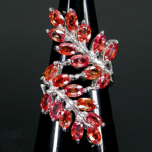 Элегантное кольцо с сапфирами падпараджа