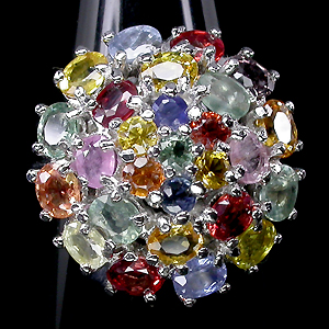 Кольцо с разноцветными сапфирами