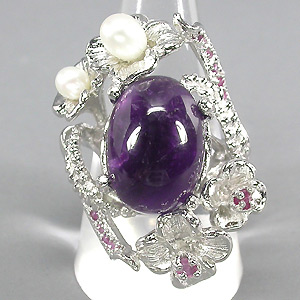 Кольцо со сливовым аметистом-кабошоном и жемчугом