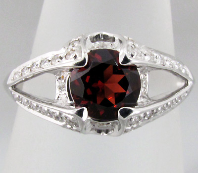 Кольцо из коллекции "Sunshine" с гранатом