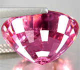 Крупный пурпурно-розовый турмалин 11,75 карат 
