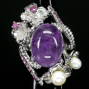 Кольцо со сливовым аметистом-кабошоном и жемчугом