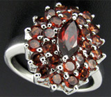Замечательное кольцо с гранатами Серебро 925