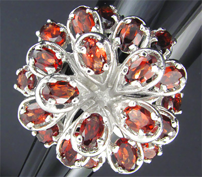 Кольцо "Фейерверк" с гранатами