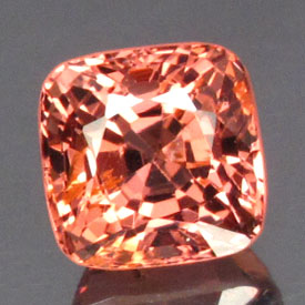 Розовато-персиковая шпинель 1,04 карат