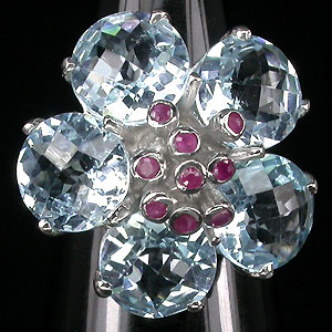 Кольцо-цветок с топазами и сапфирами