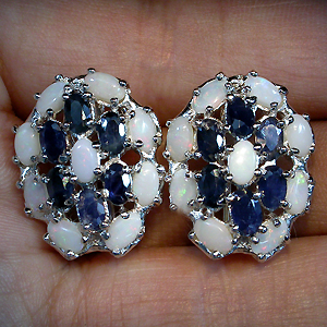 Серьги с белыми solid опалами и сапфирами