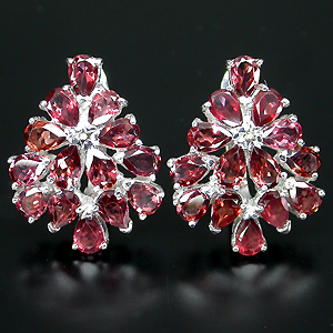 Замечательные серьги с гранатами