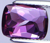 Крупная пурпурно-розовая шпинель 4,72 карат 