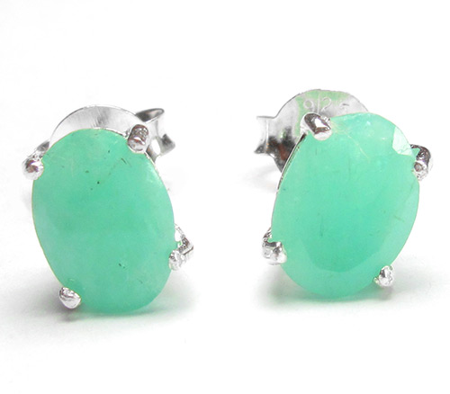 Пусеты с изумрудами