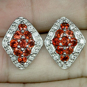Прелестные серьги с гранатами спессартинами