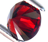 Чистейшая рубиновая шпинель 2,5 карат 