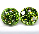 Пара демантоидов 1,32 карат 