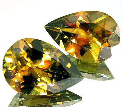 Пара сфенов 6,88 карат