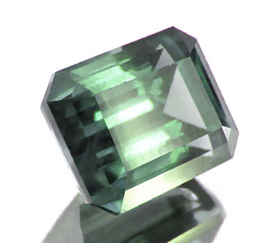 Гранат с фантастическим александритовым эффектом 1,98 карат