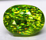 Великолепный зеленый сфен 4,69 карат 