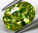 Зеленый сфен 2,09 карат 