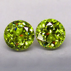 Пара демантоидов 1,3 карат