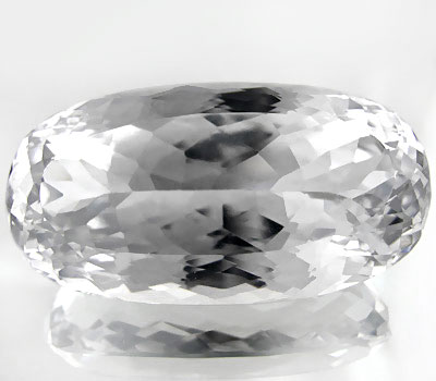 Крупный серебристый кунцит 151,5 карат